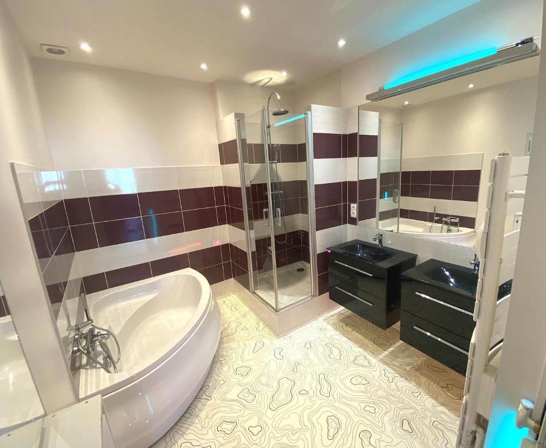 Floydroom'S Pau Chambre Hotes Dans Appartement Partage Proche Chateau Экстерьер фото