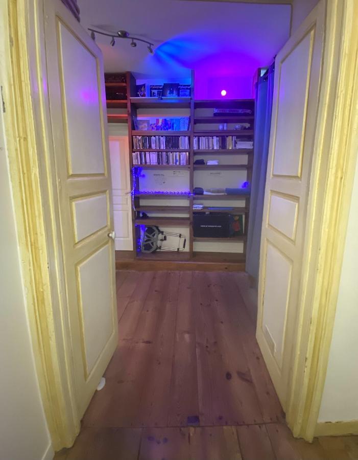 Floydroom'S Pau Chambre Hotes Dans Appartement Partage Proche Chateau Экстерьер фото