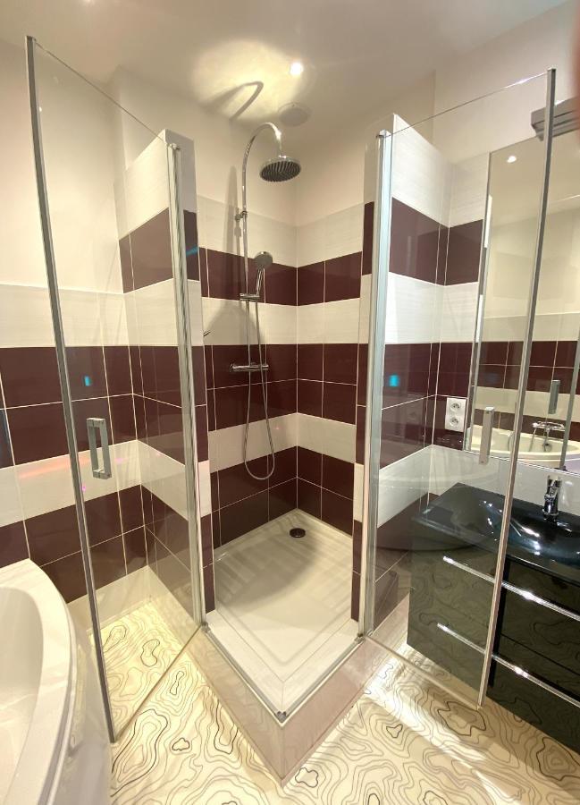 Floydroom'S Pau Chambre Hotes Dans Appartement Partage Proche Chateau Экстерьер фото